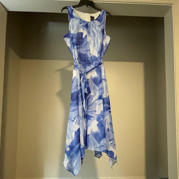 JH Collectibles Dresses & Skirts - RESERVED-Live Show (SOLD) - JH - Sleeveless Floral Dress - Size: 18